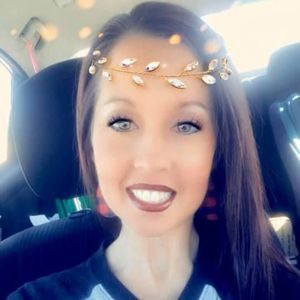 Meet your Posher, Leila